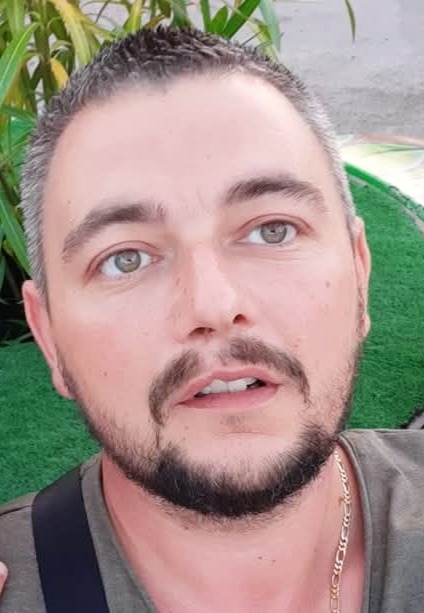 Gloire - Charenton-du-Cher - Cher | Rencontre gay